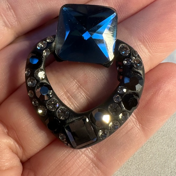 Abstract heart pendant necklace Swarovski rhinestones - Picture 6 of 7